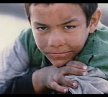 معاناة أطفال الشوارع  في “علي زوا” لنبيل عيوش (2000)